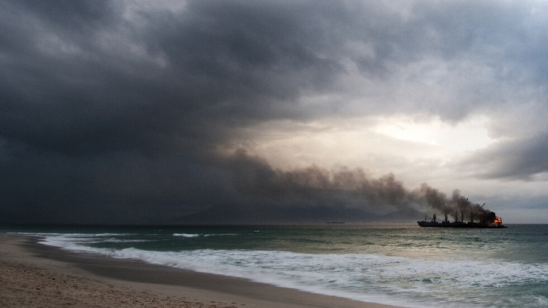 Взрив избухна на борда на ирански танкер в Червено море