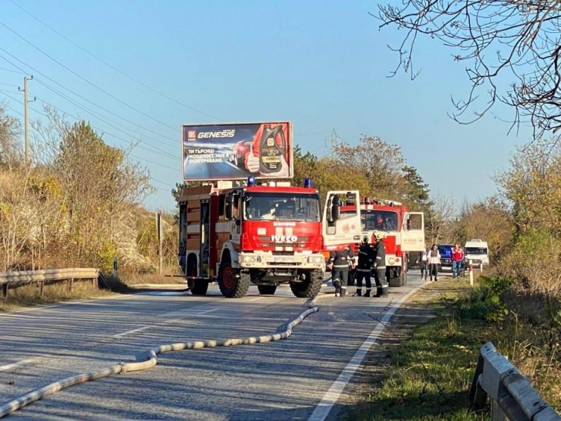 Временно е ограничено движението на автомобили по главен път София