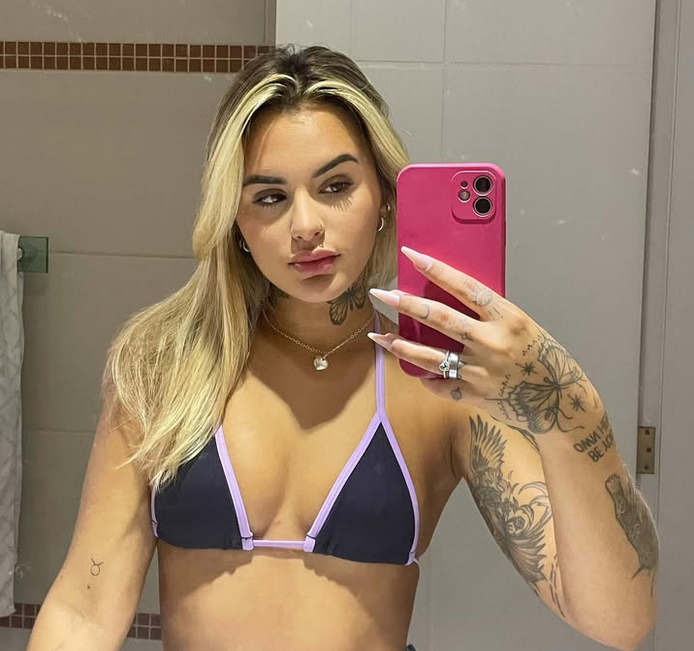 Никол Реис стана известна през април когато я хванаха в