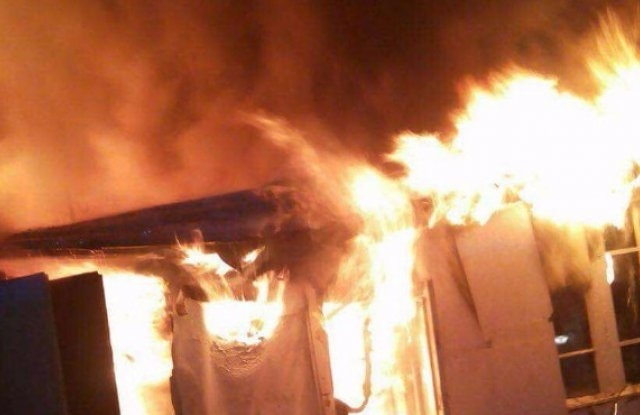 Две деца загинаха при пожар във фургон в пловдивското село