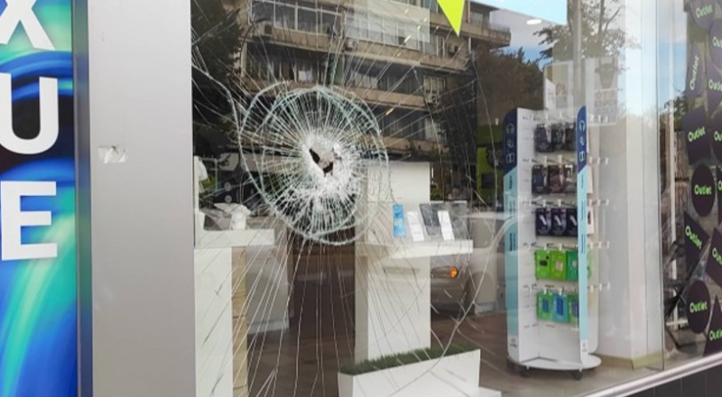 Разярен мъж от Монтана потроши офис на фирма във Вършец