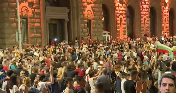 Мандатът на Радев ще остане в историята като изцяло провален