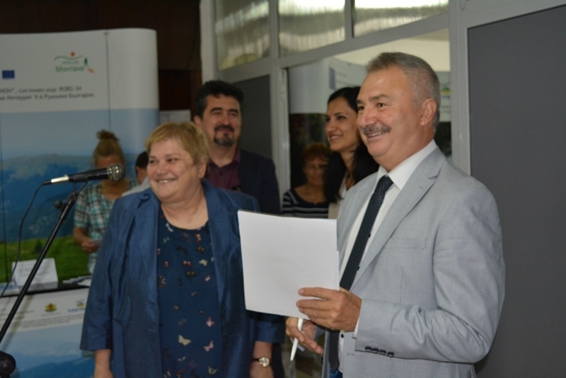 Туристическо изложение което представя природни забележителности в седем области от