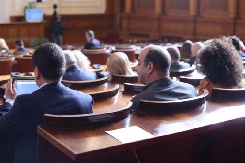 Новите приети промени в Закона за оръжията боеприпасите и взривните