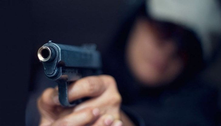 Младеж простреля свой връстник с пистолет в Берковица съобщиха от