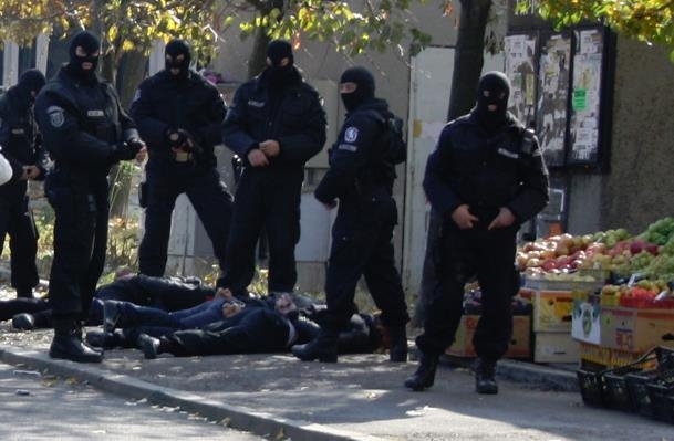 Служители на реда са разбили организирана престъпна група за кражби