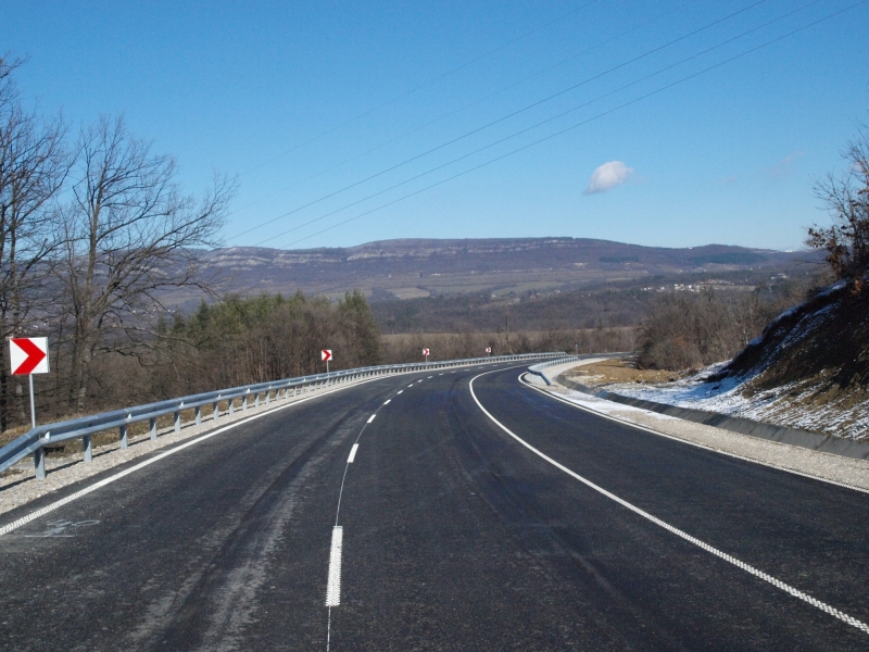 ОГРАНИЧЕНИЯ ЗА ТОВАРНИ АВТОМОБИЛИ Забранява се движението на моторни превозни
