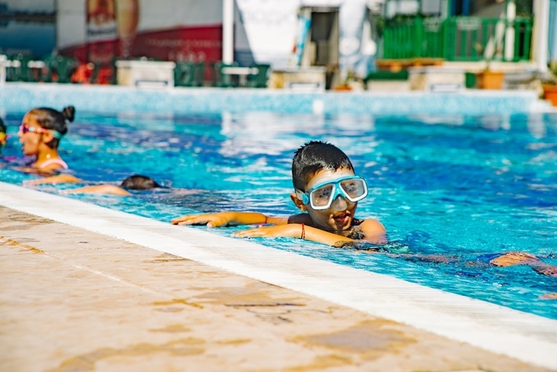 Завърши първата смяна от плувните курсове за ученици от I