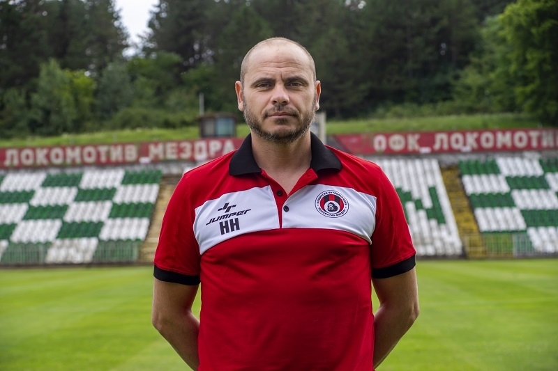 Николай Нинов е новият старши треньор на Локомотив Мездра Той
