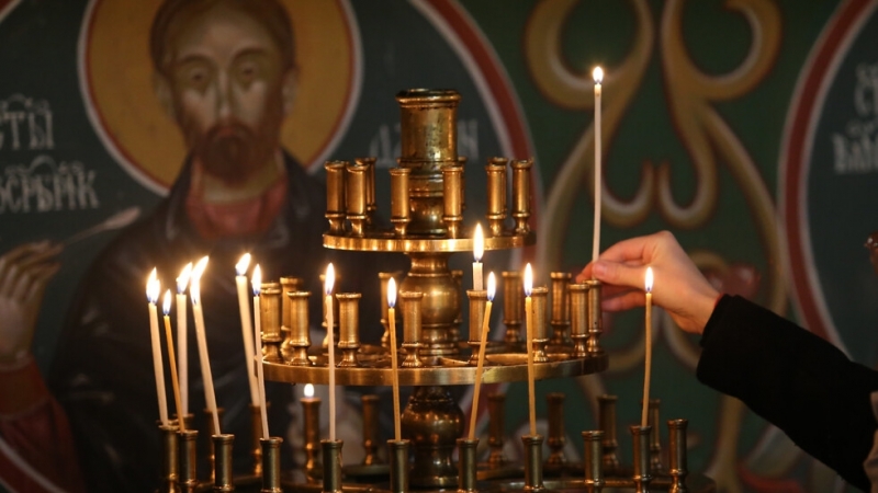 Докъде я докарахме? Църковните свещи поскъпнаха двойно
