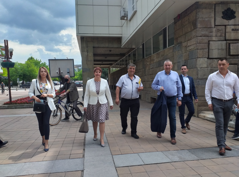 Коалициата ГЕРБ СДС регистрира кандидат депутатката си листа