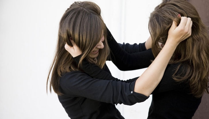 16 годишно момиче е пострадало след сбиване със съученичка Инцидентът станал