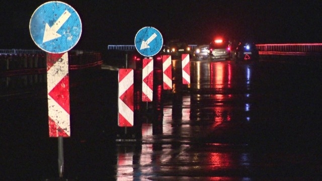 Дупка на магистрала Тракия изложи на риск десетки шофьори Всички те спукаха