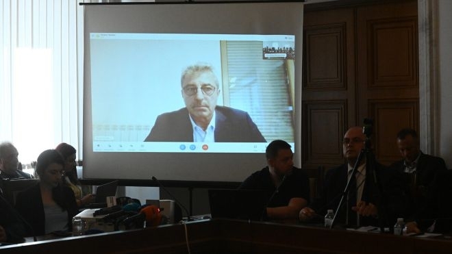 Цветан Василев съди прокуратурата за 100 000 евро