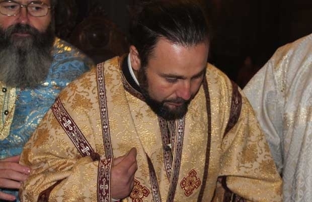 Свещеник падна от камбанарията в Сапарева баня докато я боядисва