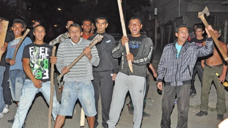 Кървав екшън с нагли роми се е разиграл снощи на