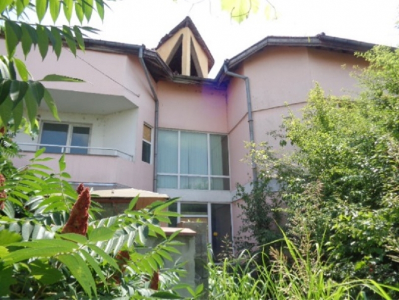 Частен съдебен изпълнител продава на търг къща в Северозапада научи