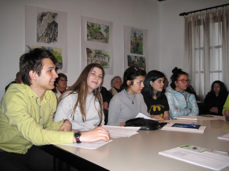 Двадесет млади творци от Литературен клуб Ботевци от СУ Христо