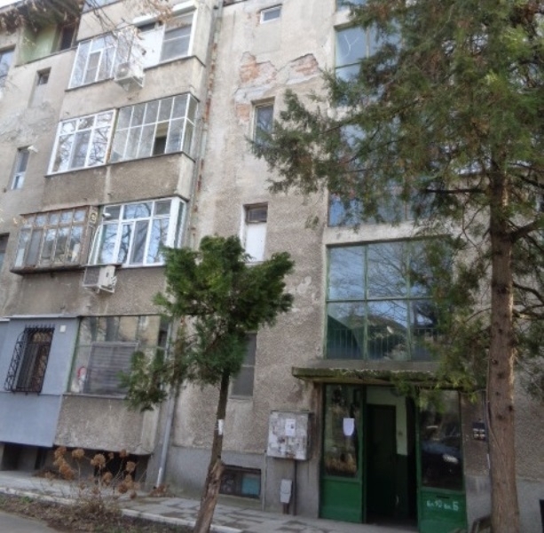 Частен съдебен изпълнител е обявил за публична продан двустаен апартамент