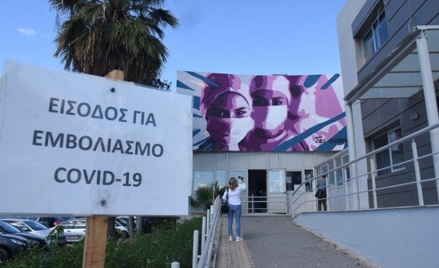 Следващата седмица властите в Гърция ще представят график за задължителните