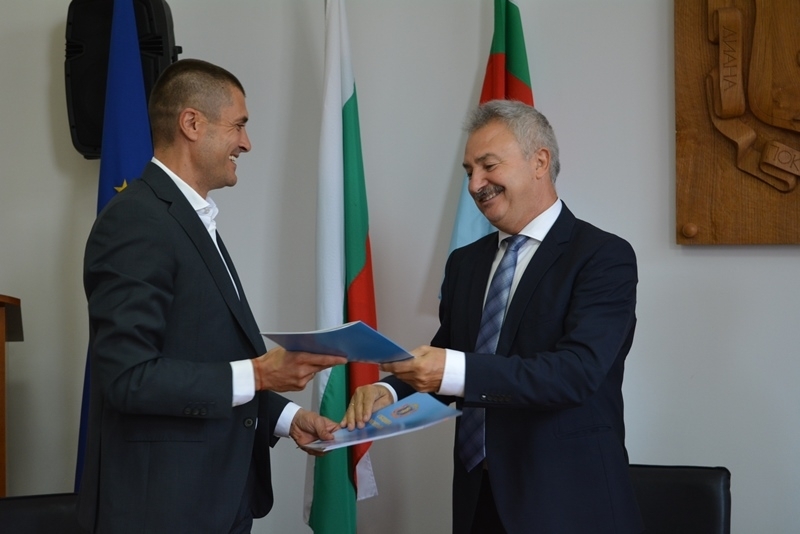 Договор за въвеждане на онлайн система за умно управление на