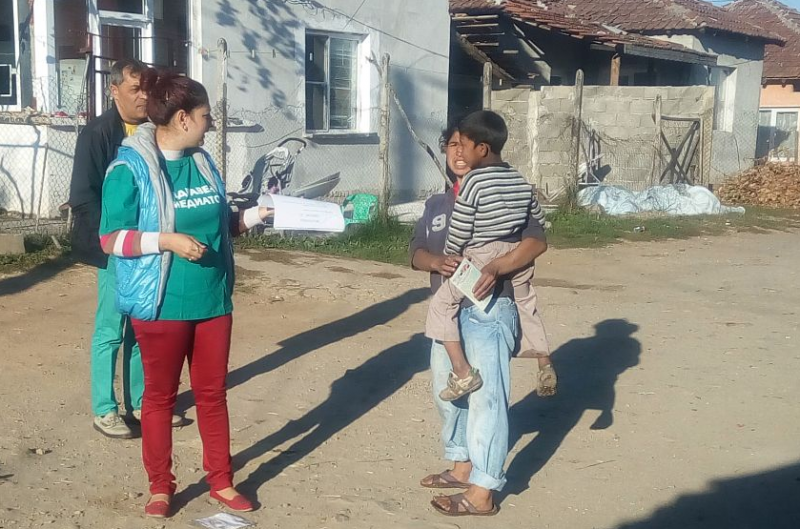 В ромския квартал Кошарник в Монтана здравните медиатори започнаха извънредна