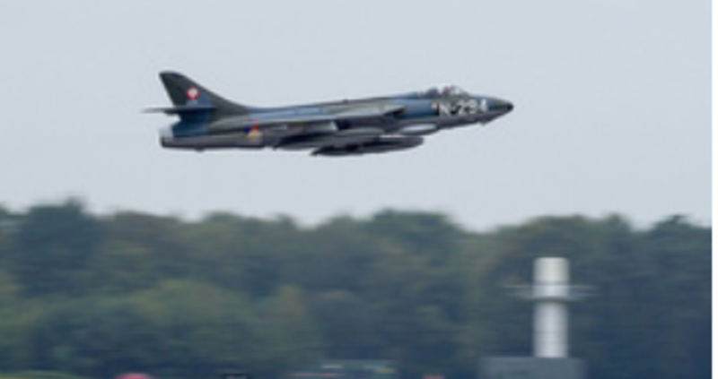 Самолетът Хоукър Хънтър падна в океана малко след като излетя