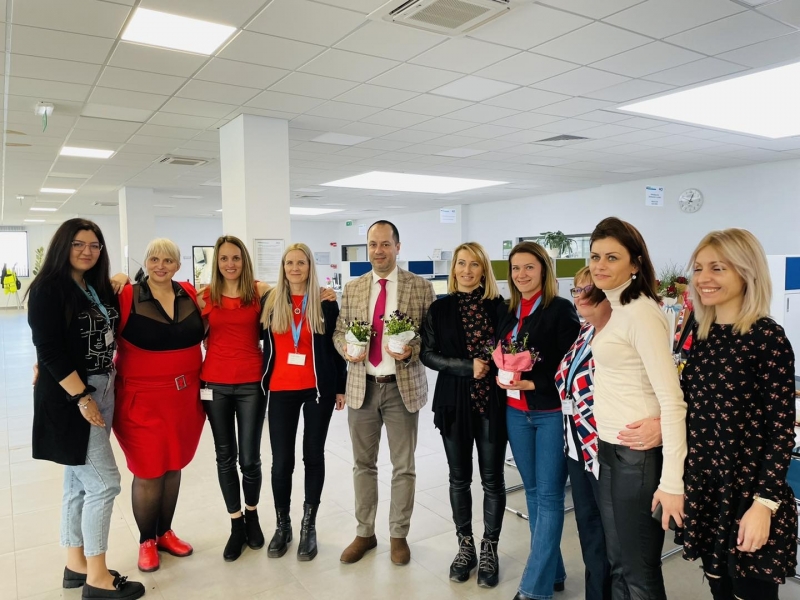 По случай 8 март кметът Калин Каменов подари над 1