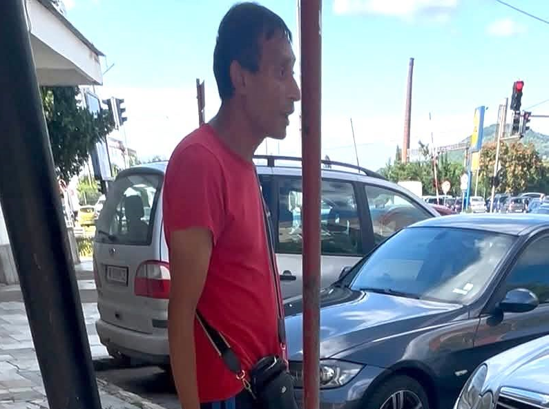 Побъркан маняк преследва и опипва момичета във Враца научи агенция