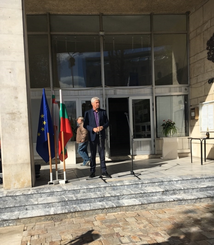 Община Мездра проведе церемония по Първа копка за енергийно обновление