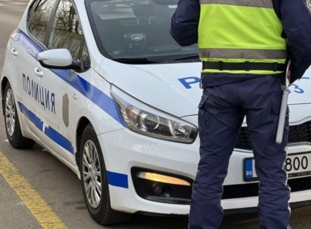 Задържаните полицаи взели 10 000 лв. подкуп, за да прикрият виновен за катастрофа