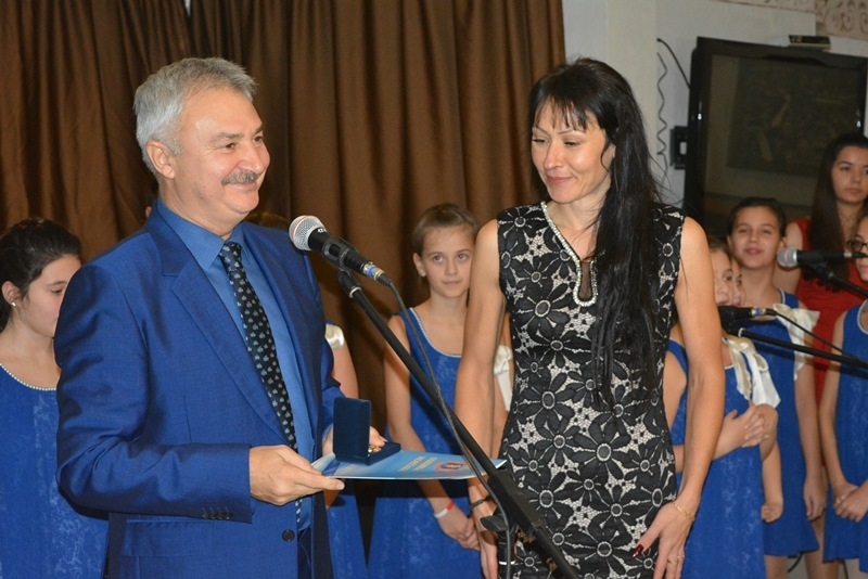 Две малки семейни фирми бяха наградени с почетна значка на