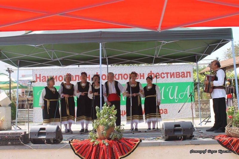 Певческият хор към пенсионерския клуб в Световрачене взел втора награда