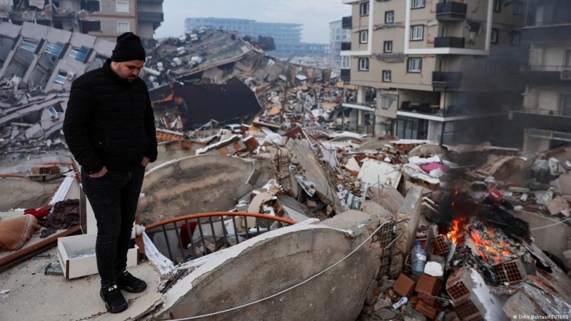 Седмица след опустошителните земетресения в Турция и Сирия спасителите продължават