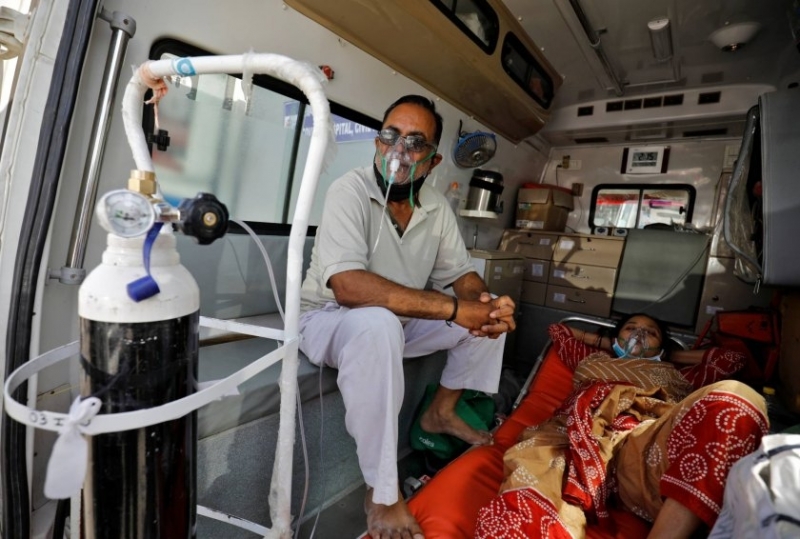 Нов рекорд на случаите на коронавирус и починалите в Индия