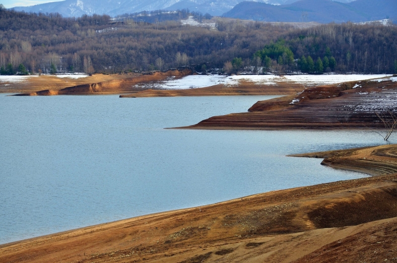 До дни водата в язовир Среченска бара ще достигне своя