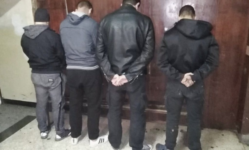 Полицейски служители са арестували трима от Враца заради притежание на