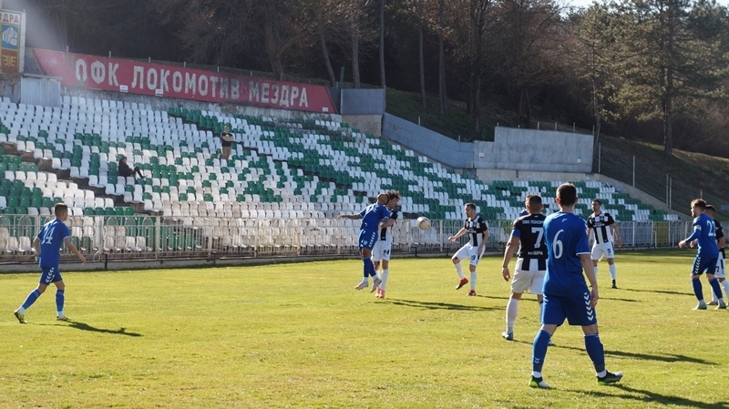 Локомотив Мездра победи Спартак Плевен с 2 1 в среща от