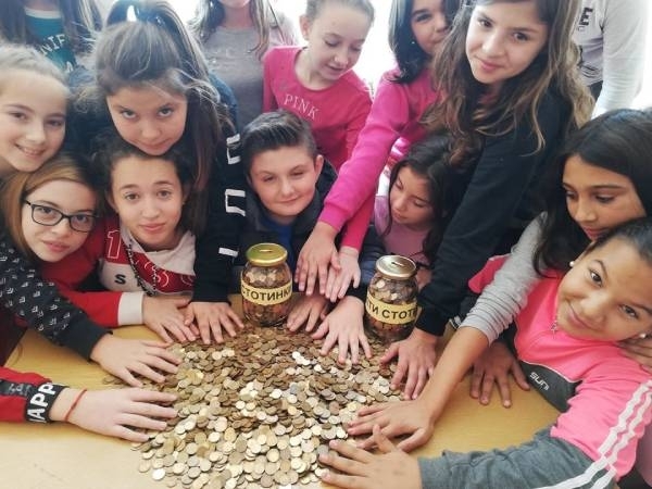 Деца от цялата страна събраха жълти стотинки и успяха да