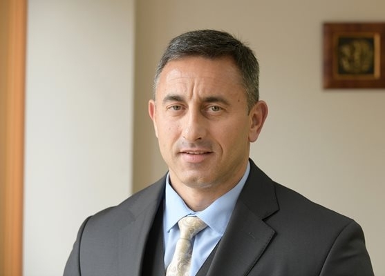 Румен Спецов става единствен шеф на бензиностанциите "Лукойл"