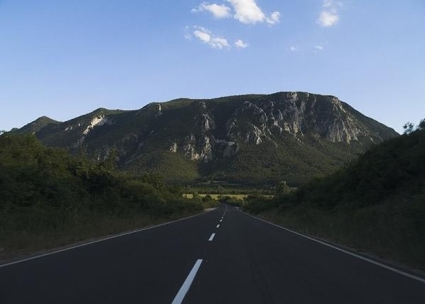 Обществените поръчки за избор на изпълнители за поддържане на републиканските