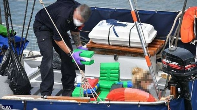 Двама холандци са арестувани в събота във Великобритания за опит