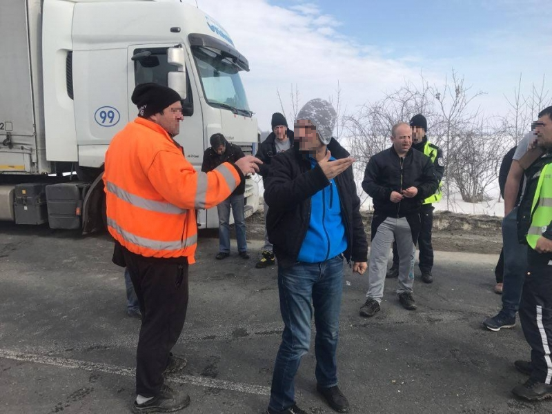 Заловиха надрусан тираджия на прохода Петрохан съобщуха от пресцентъра на