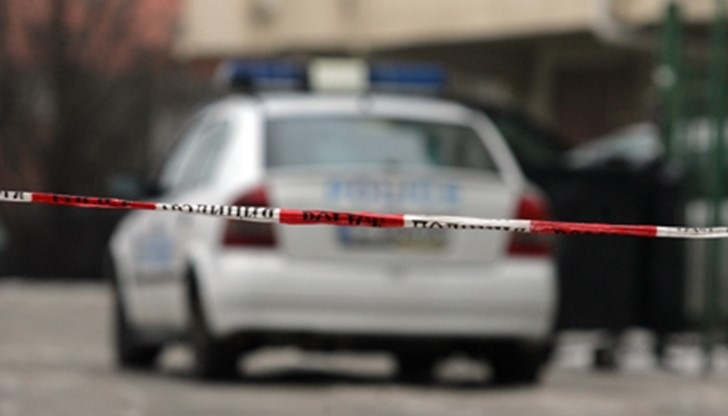 Близо 30 годишен автомобил Опел Вектра е бил откраднат петък срещу