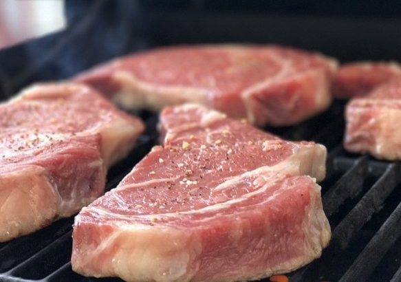 Хранителен магазин с десетки клиенти в Нови пазар е пред