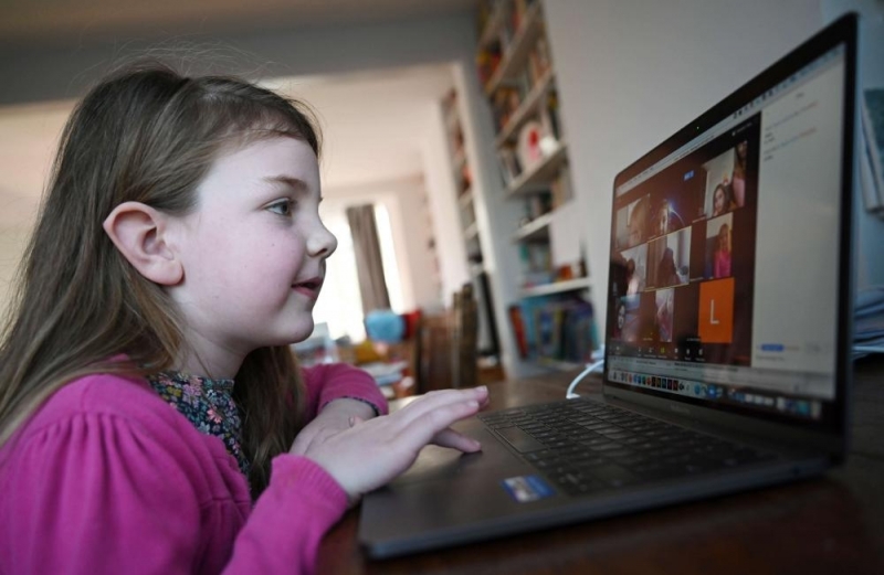 Искрено вярвам че училищата са готови за онлайн обучението защото в