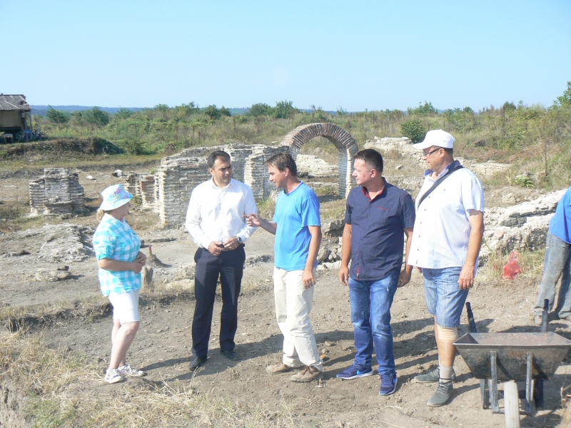 Старши комисар Петър Коцин посети разкопките в района на Рациария