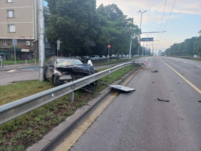 Пътен инцидент е станал рано тази сутрин на бул Цариградско