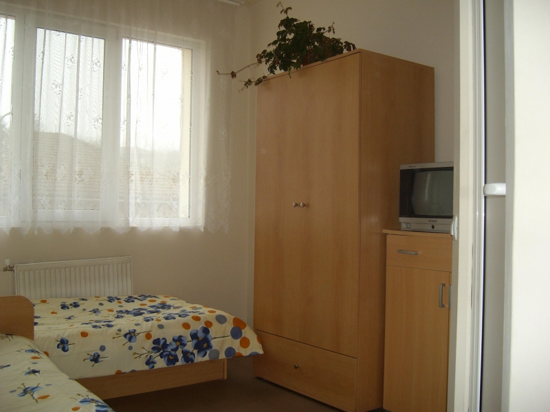 19 души от дом за хора с умствена изостаналост в