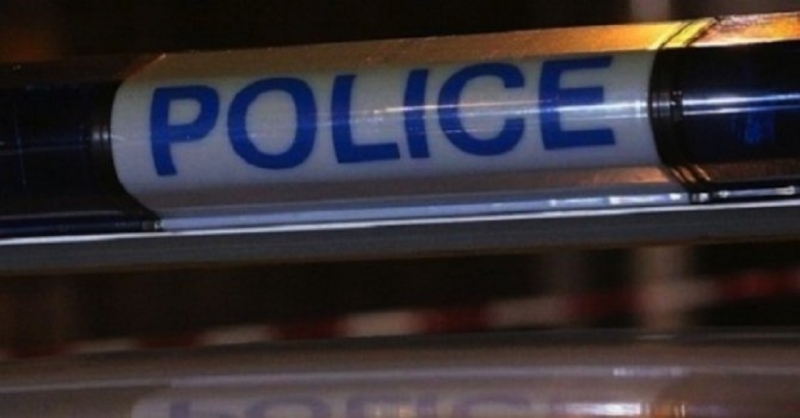 Неизвестен до момента въоръжен нападател е атакувал тази сутрин обменно